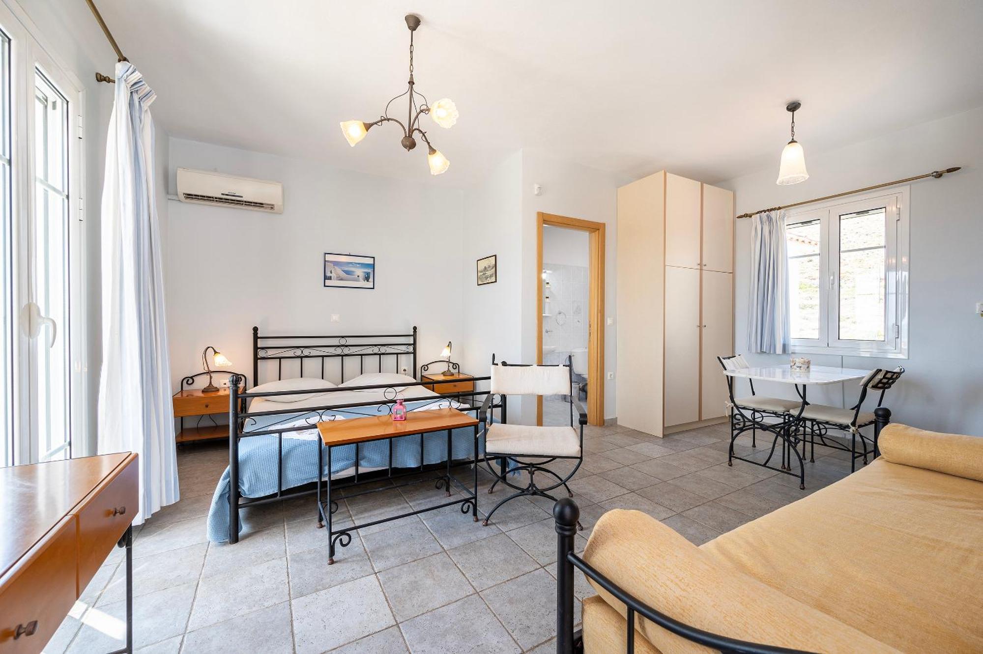 Agnadi Blue Apartments Diakofti Екстериор снимка
