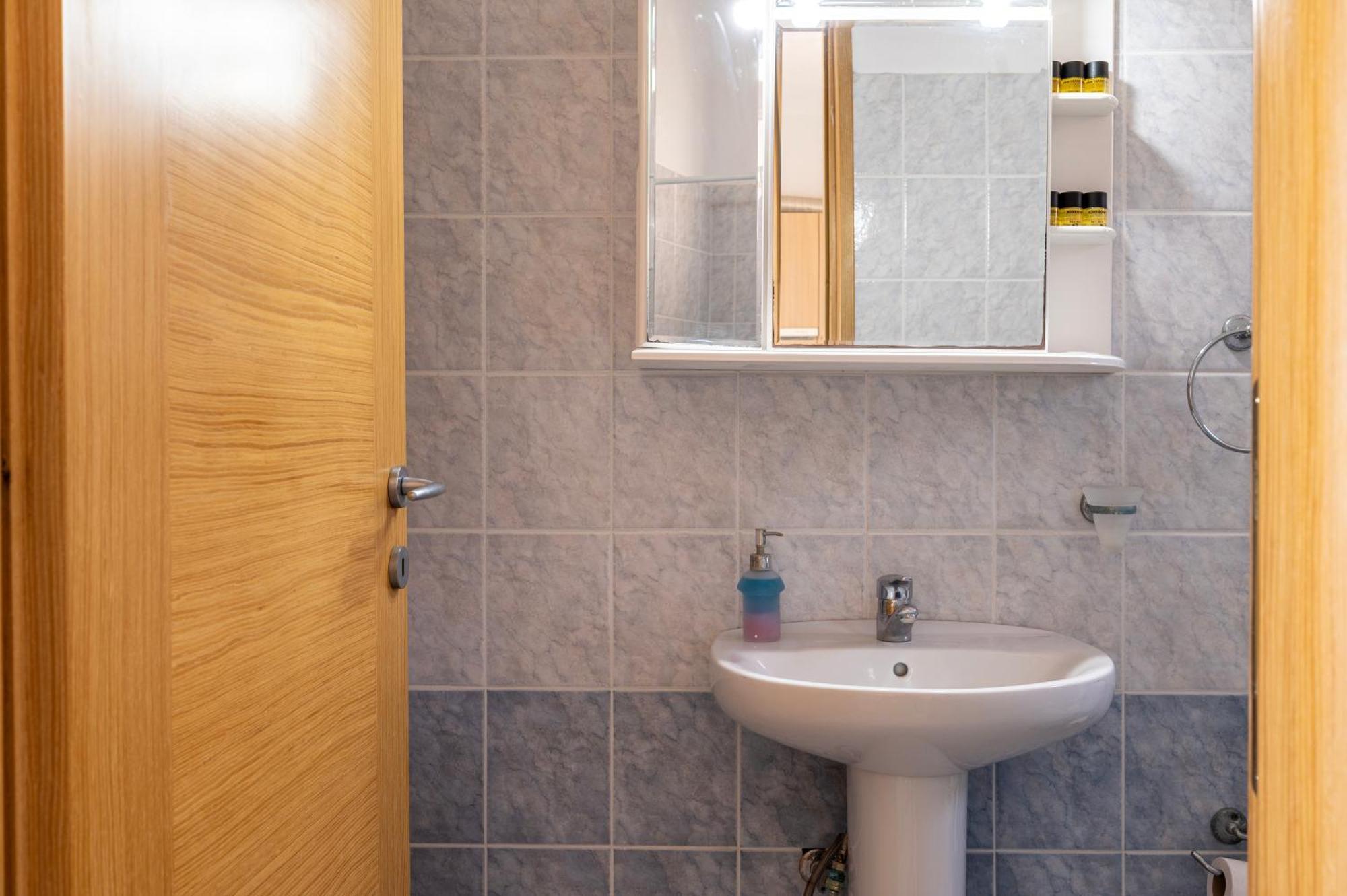 Agnadi Blue Apartments Diakofti Екстериор снимка